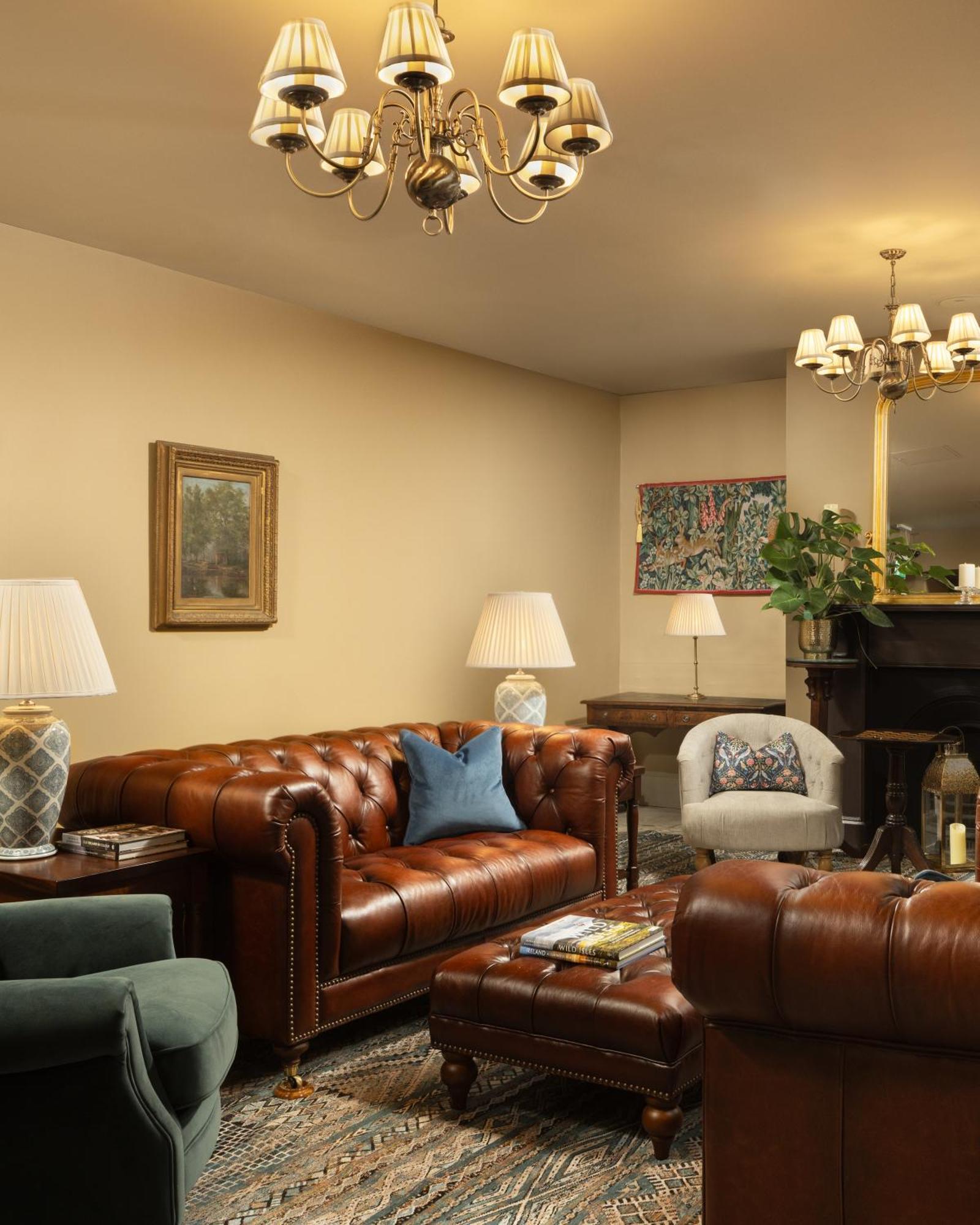 Carton House A Fairmont Managed Hotel Maynooth Buitenkant foto A living room with a leather sofa
